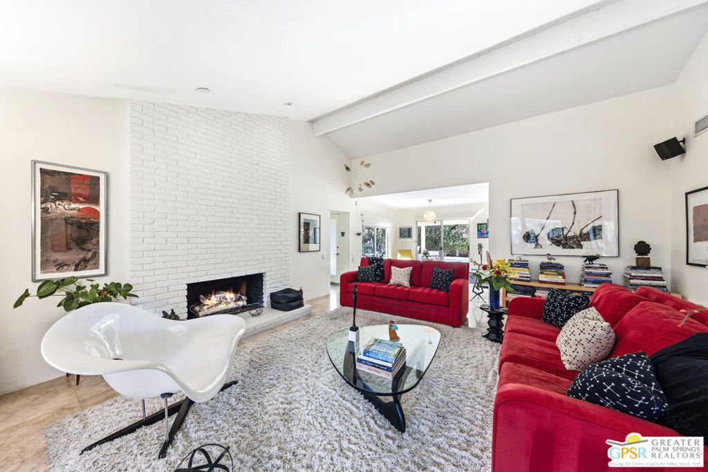 2607 S Calle Palo Fierro