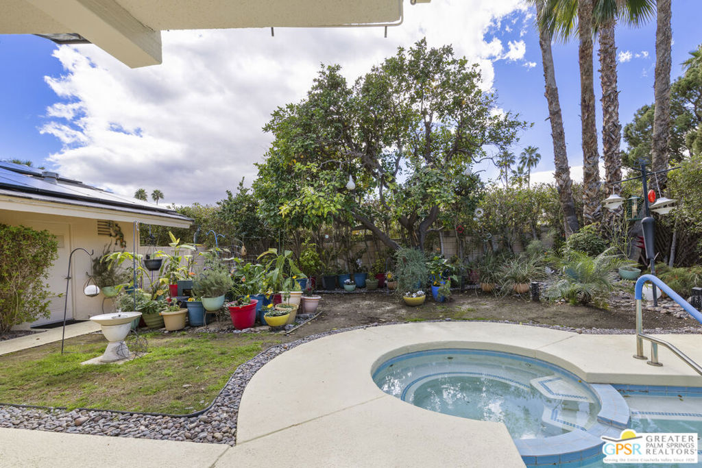 2607 S Calle Palo Fierro