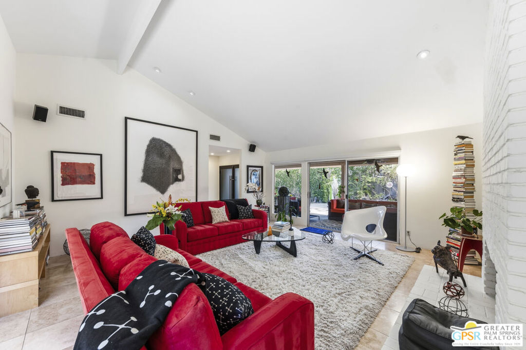 2607 S Calle Palo Fierro