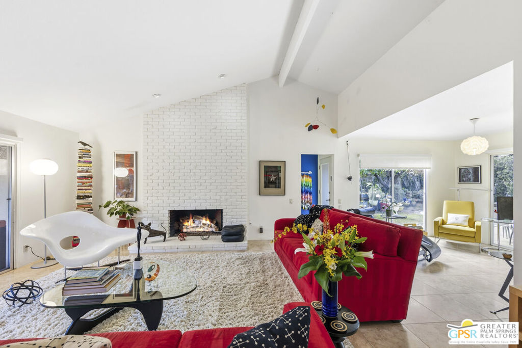 2607 S Calle Palo Fierro