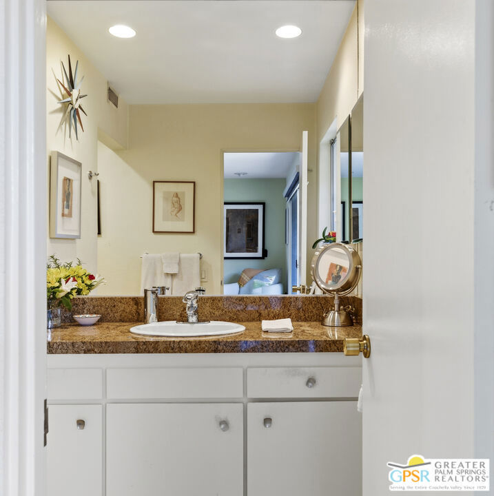 2607 S Calle Palo Fierro