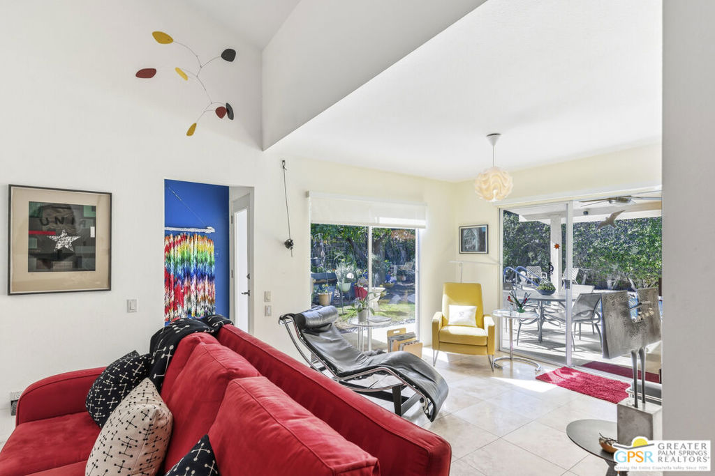 2607 S Calle Palo Fierro