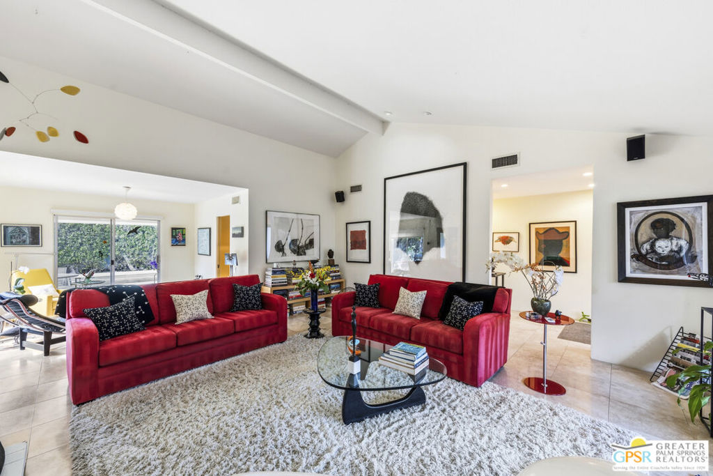 2607 S Calle Palo Fierro