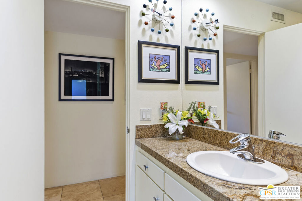 2607 S Calle Palo Fierro