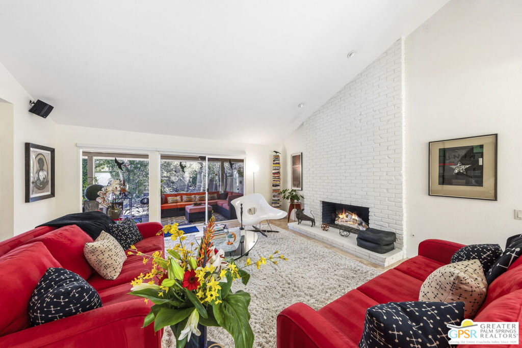 2607 S Calle Palo Fierro