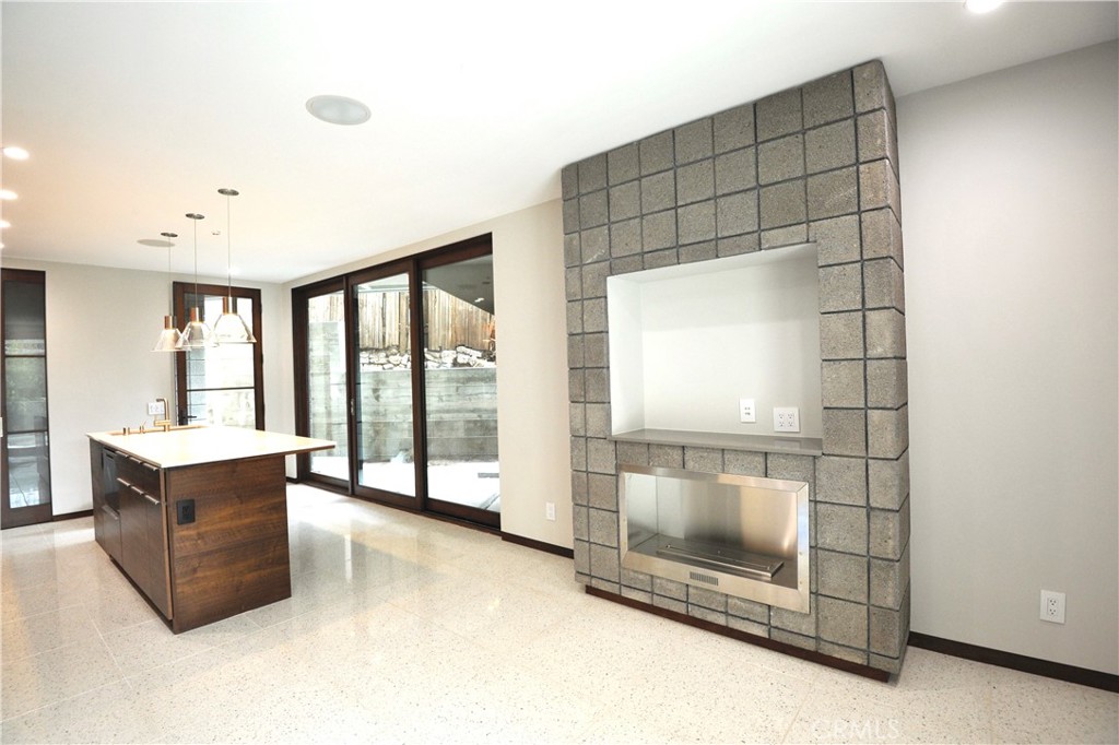 2155 Glenneyre Street