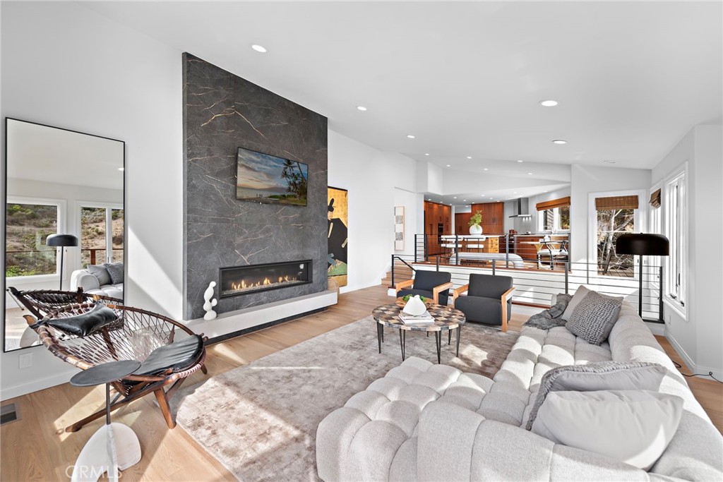 2335 Hillview Drive