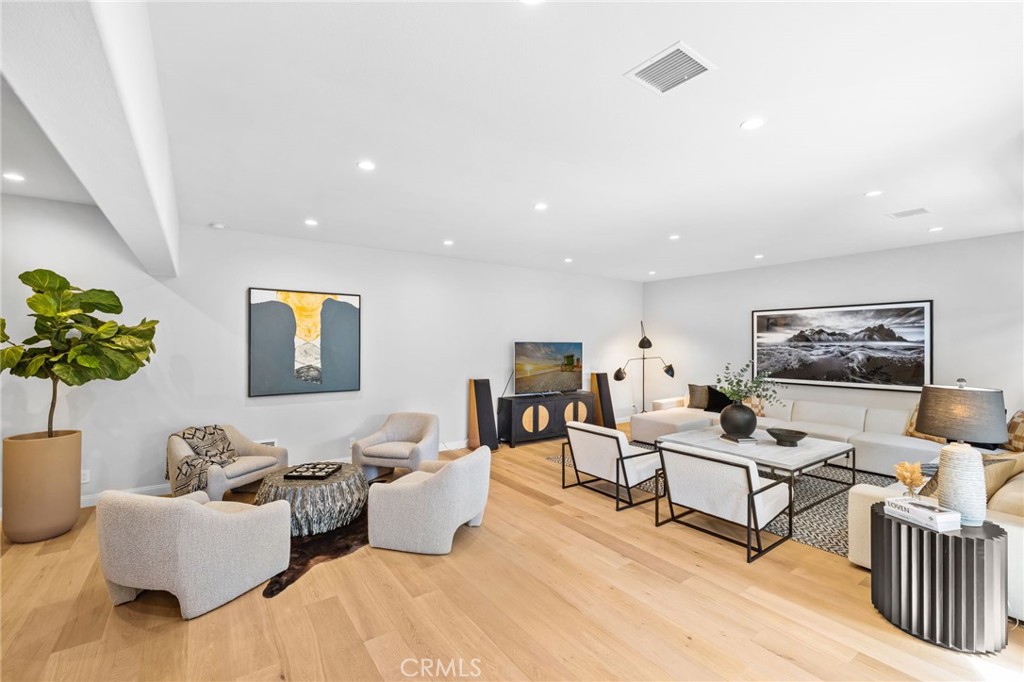 2335 Hillview Drive