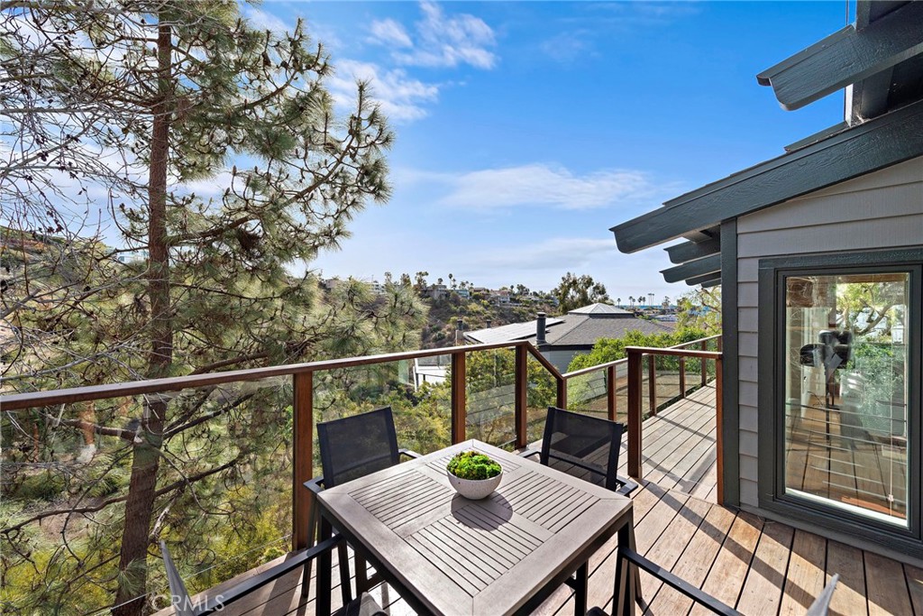 2335 Hillview Drive