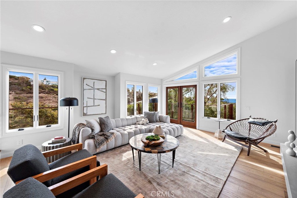 2335 Hillview Drive