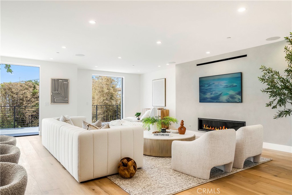 1759 Glenneyre Street