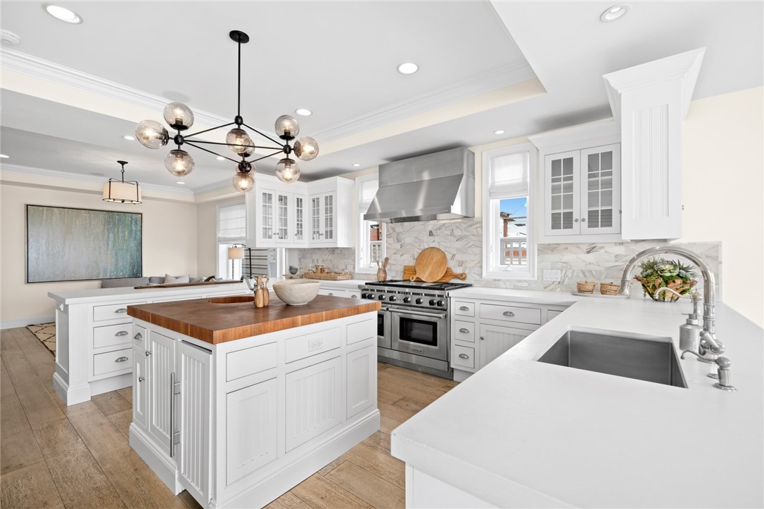 1217 E Balboa Boulevard