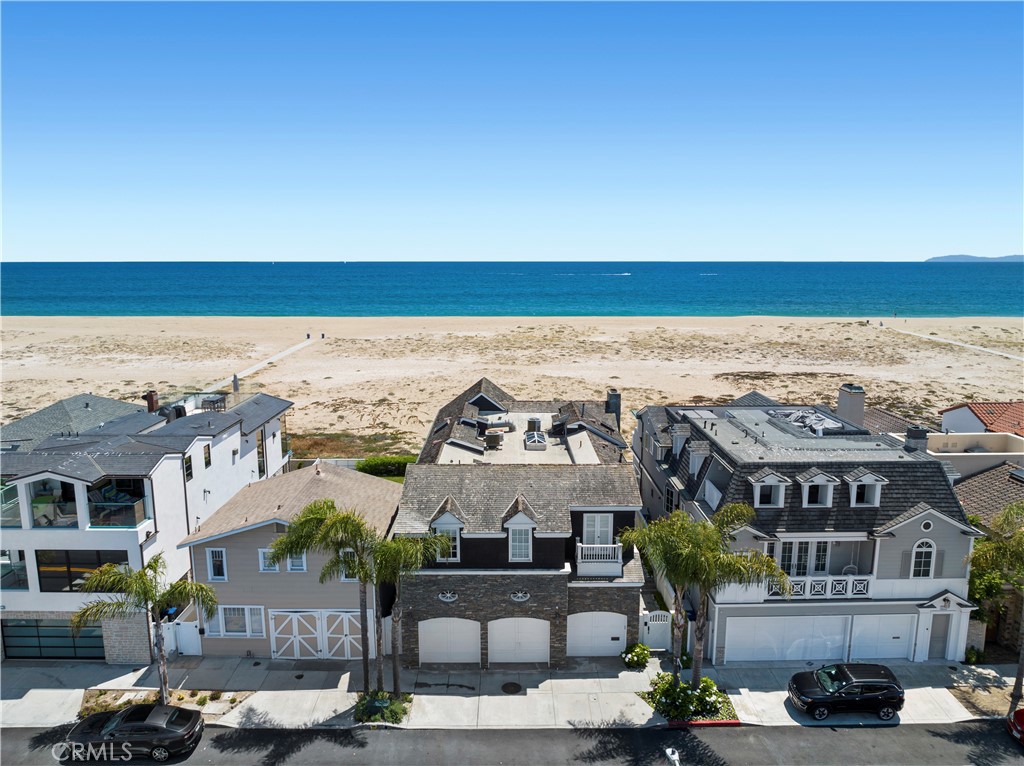 1217 E Balboa Boulevard