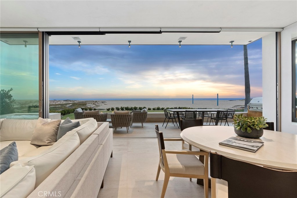 2108 E Oceanfront