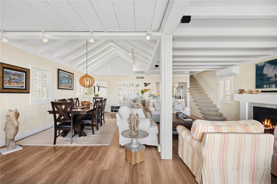 1018 E Balboa Boulevard