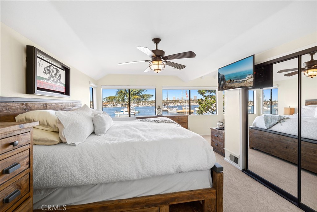 1018 E Balboa Boulevard