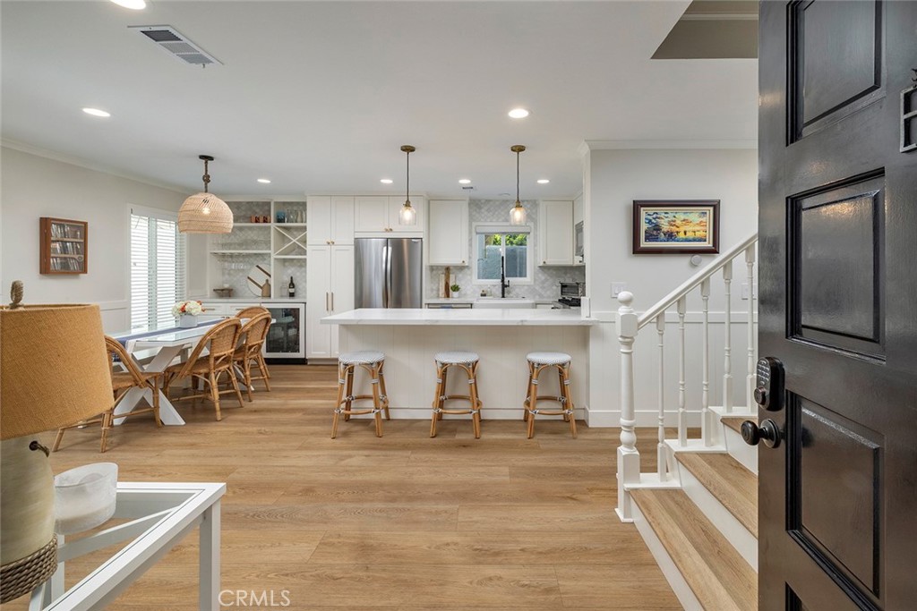 1631 Irvine Avenue E