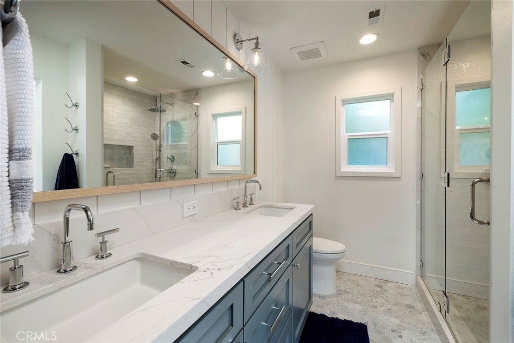 1631 Irvine Avenue E