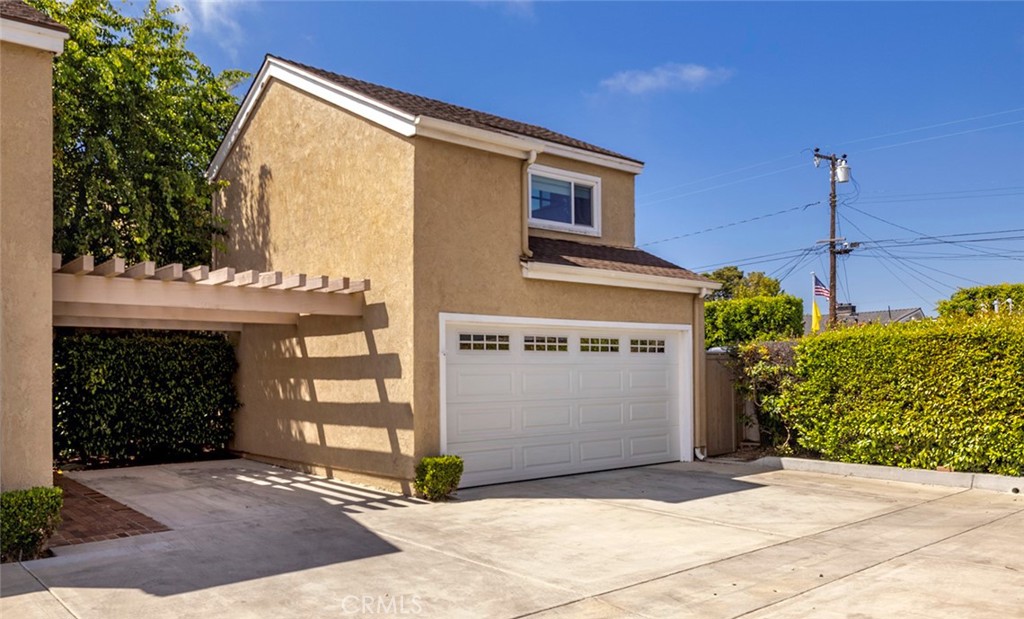 1631 Irvine Avenue E