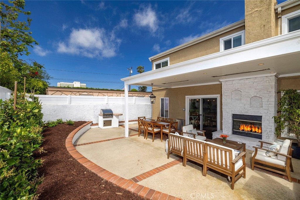 1631 Irvine Avenue E