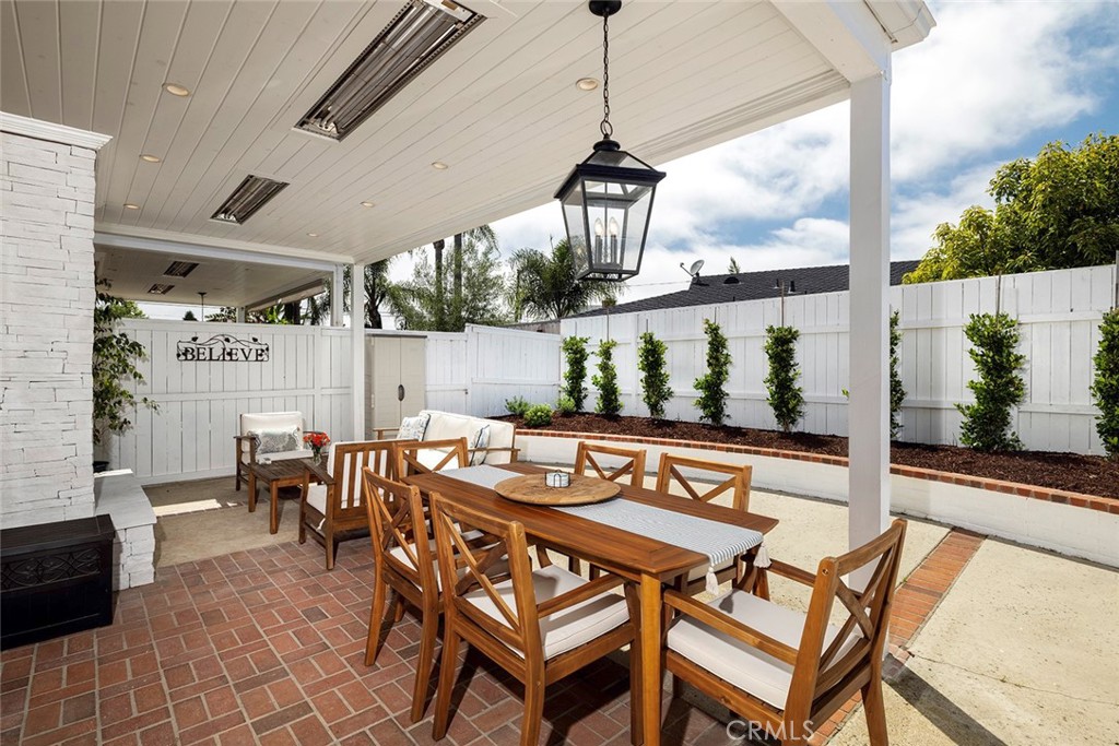 1631 Irvine Avenue E