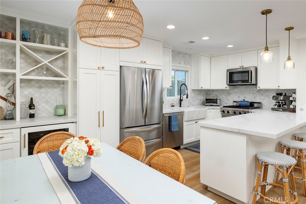 1631 Irvine Avenue E