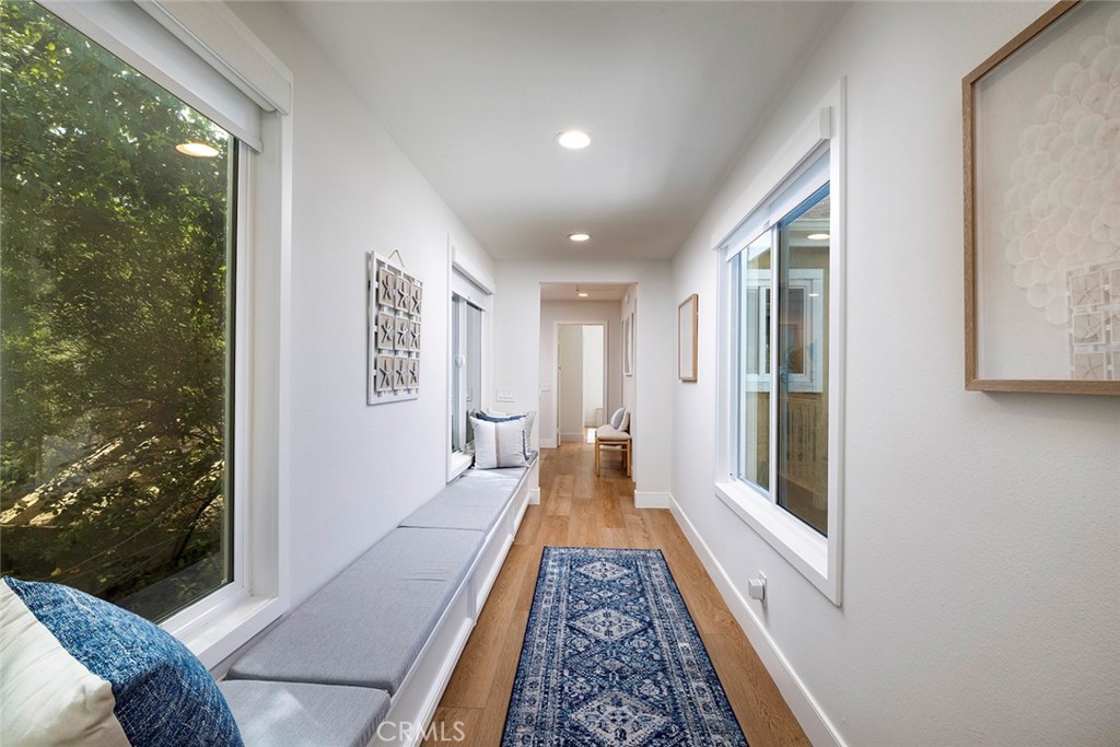 1631 Irvine Avenue E