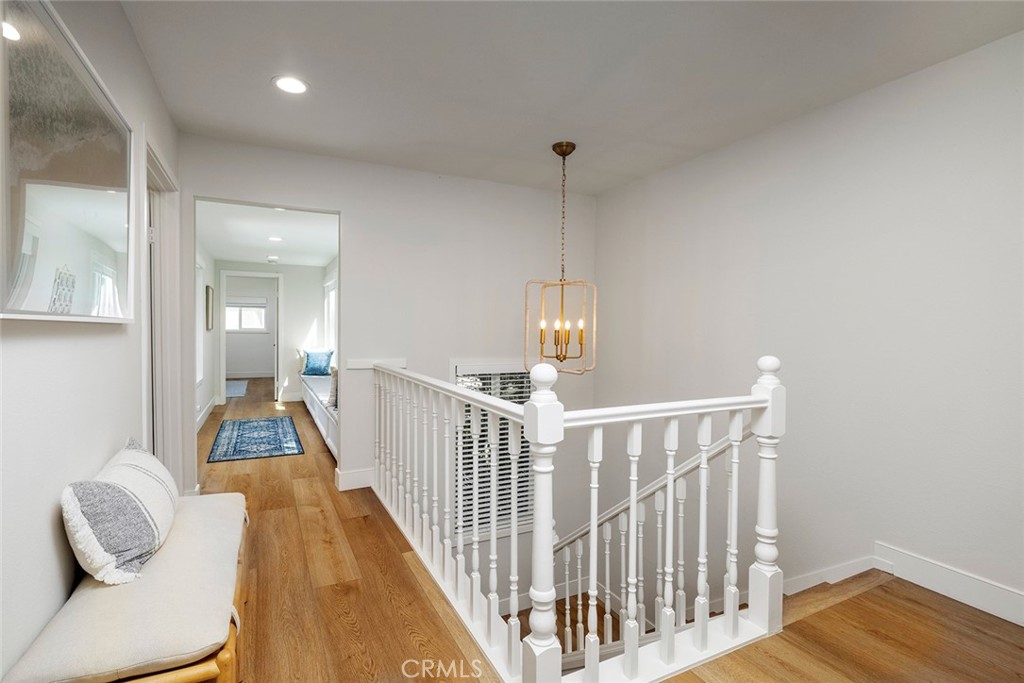 1631 Irvine Avenue E