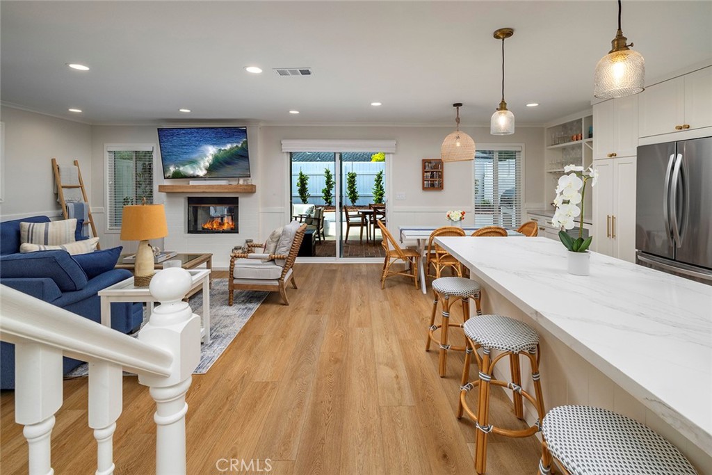 1631 Irvine Avenue E