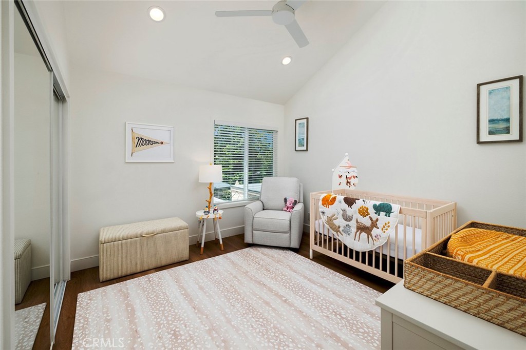 1631 Irvine Avenue E