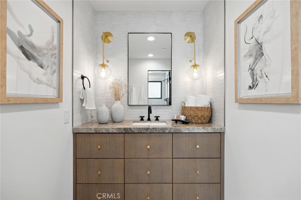 1717 E Ocean Boulevard