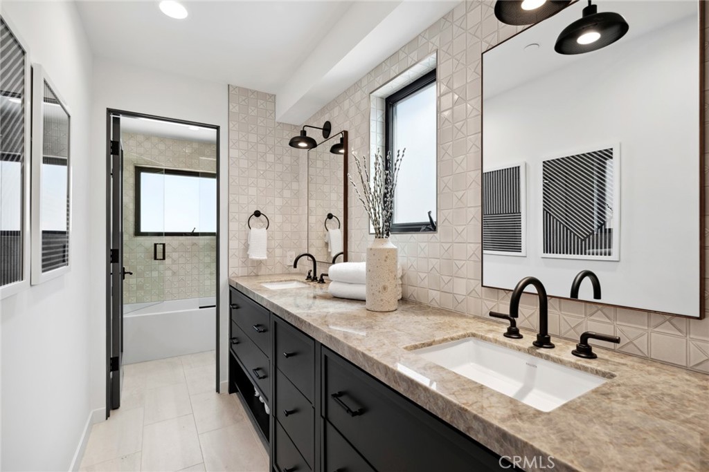 1717 E Ocean Boulevard