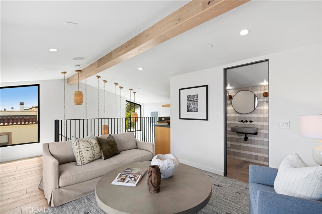 1717 E Ocean Boulevard