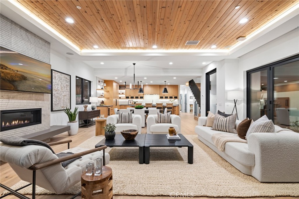 1717 E Ocean Boulevard