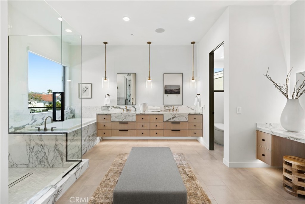 1717 E Ocean Boulevard