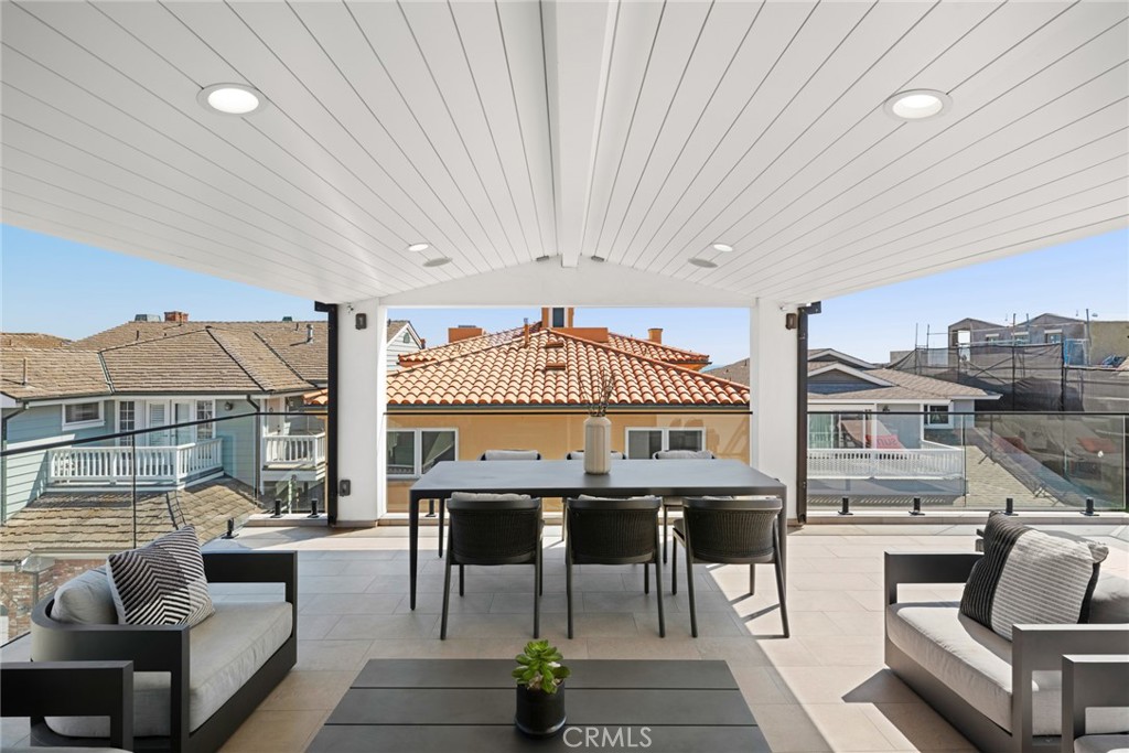 1717 E Ocean Boulevard