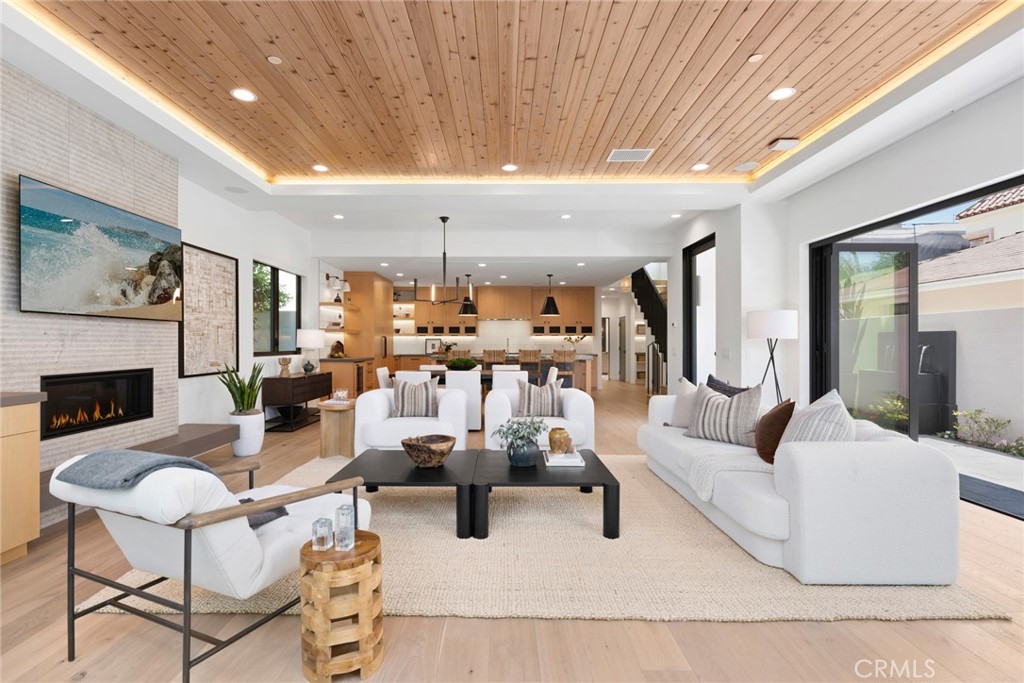 1717 E Ocean Boulevard