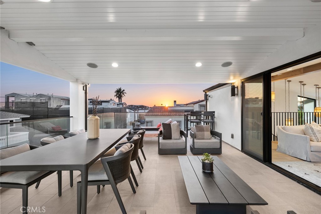 1717 E Ocean Boulevard