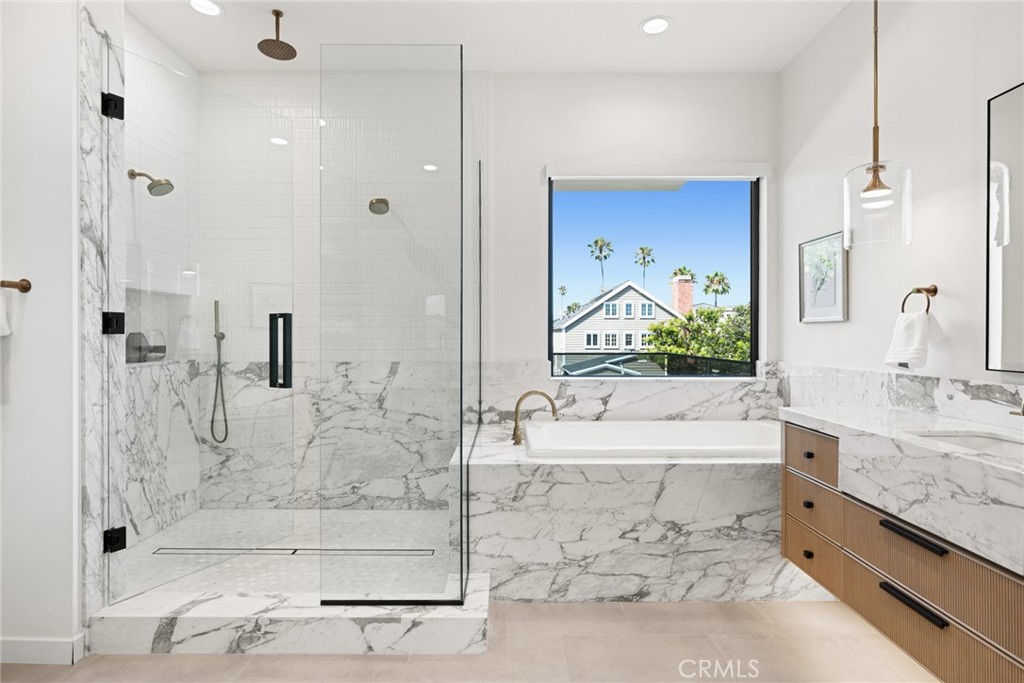 1717 E Ocean Boulevard