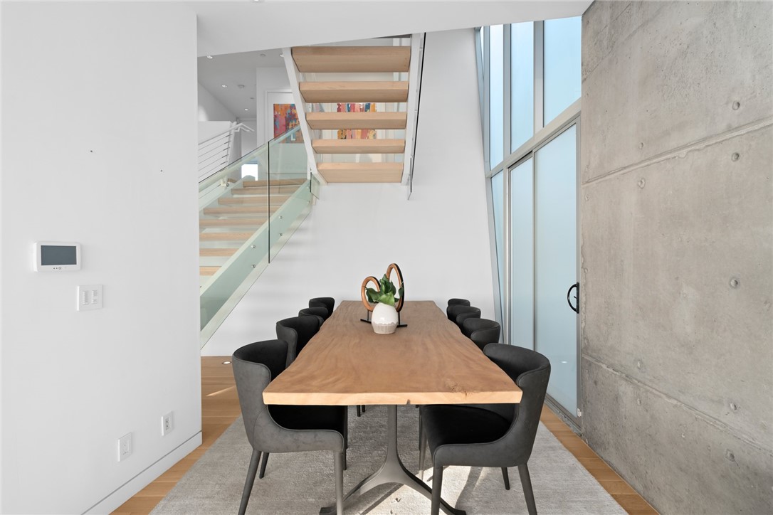 2144 E Oceanfront