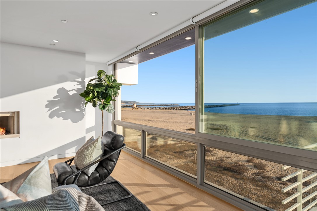 2144 E Oceanfront