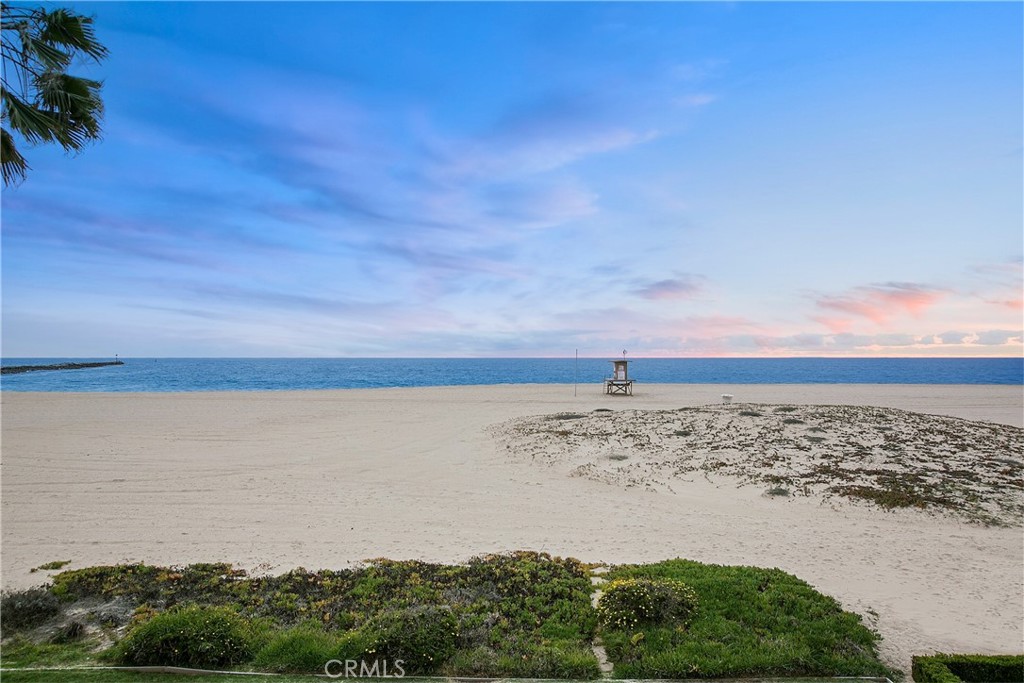 2144 E Oceanfront