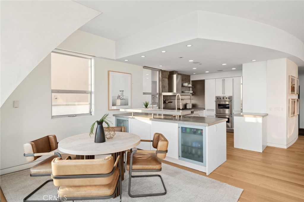 2144 E Oceanfront