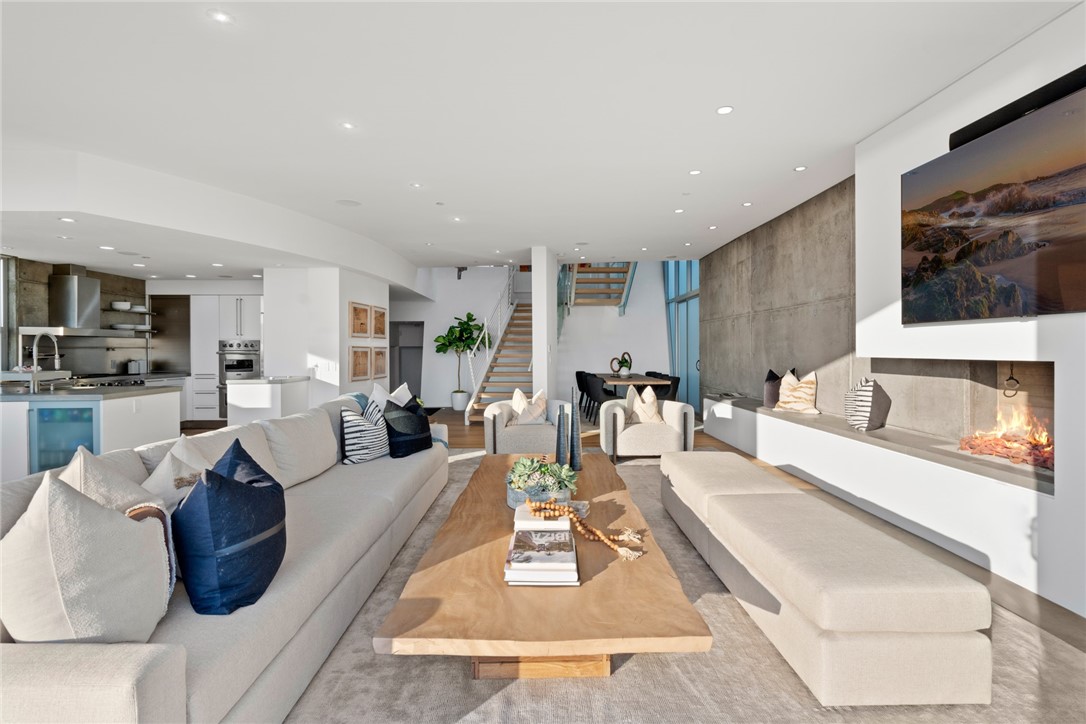 2144 E Oceanfront