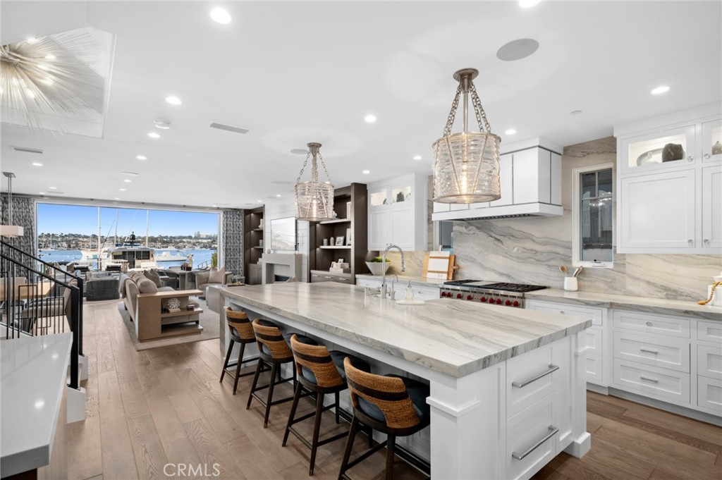 1212 E Balboa Boulevard