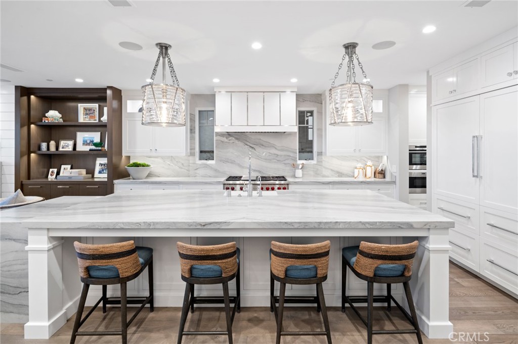 1212 E Balboa Boulevard