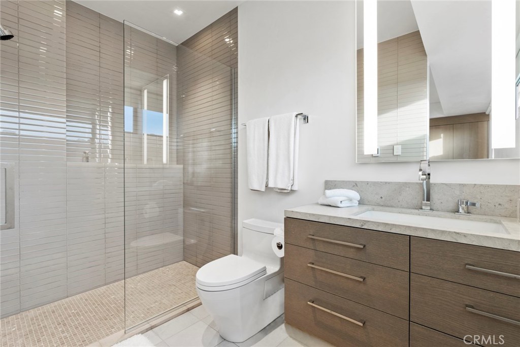 2108 E Oceanfront
