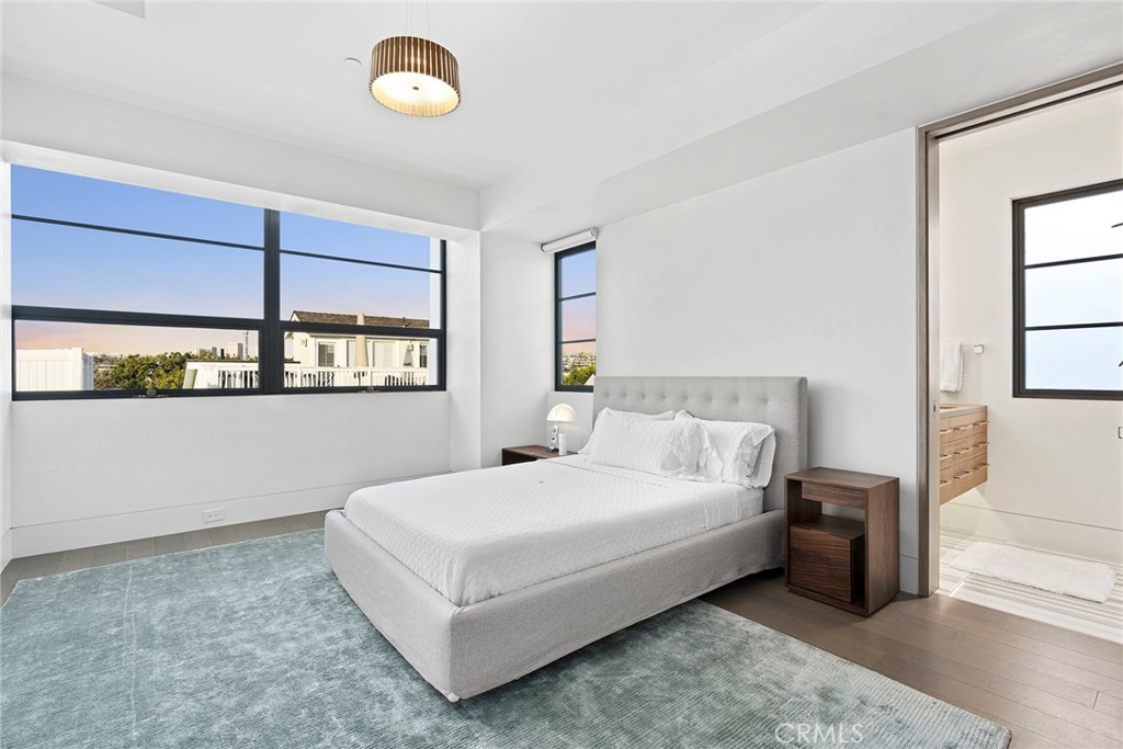 2108 E Oceanfront