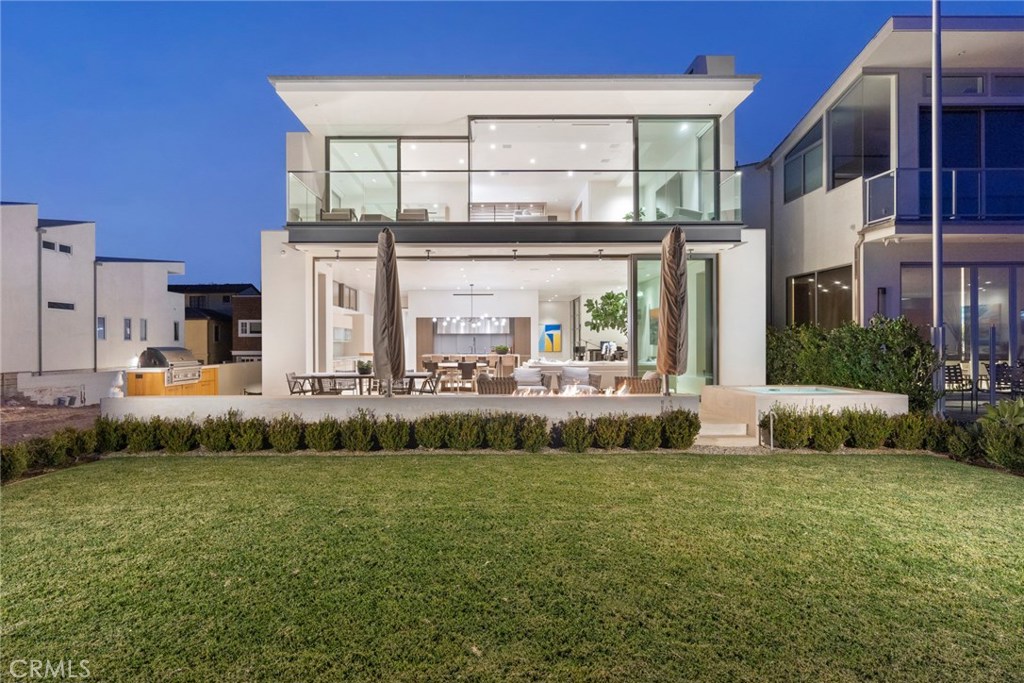 2108 E Oceanfront