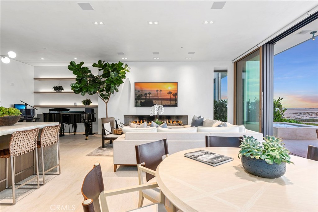 2108 E Oceanfront